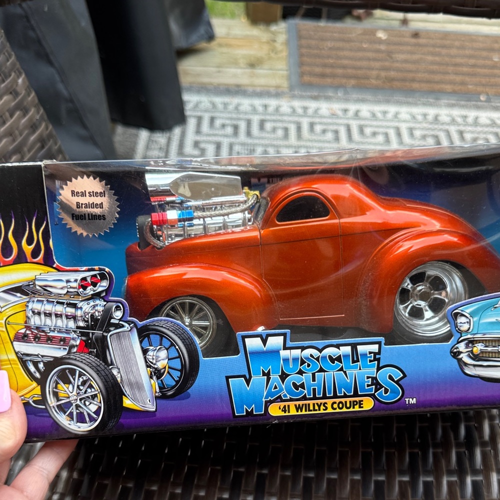 Funline VINTAGE (2001) Muscle Machines ‘41 Willys Coupe Diecast Model